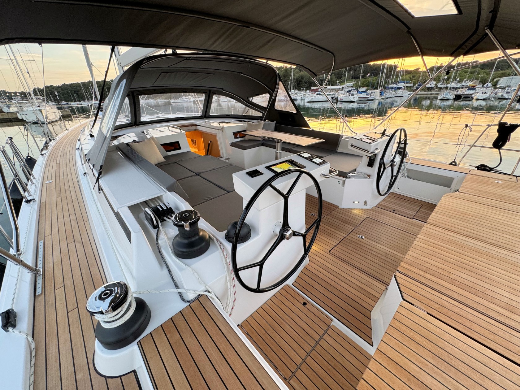 Bavaria C57 Style - 5 + 1 cab. — photo 42