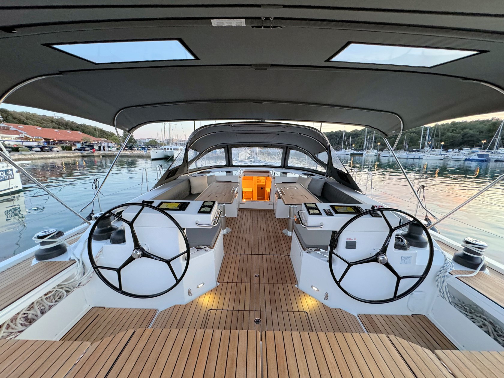 Bavaria C57 Style - 5 + 1 cab. — photo 44