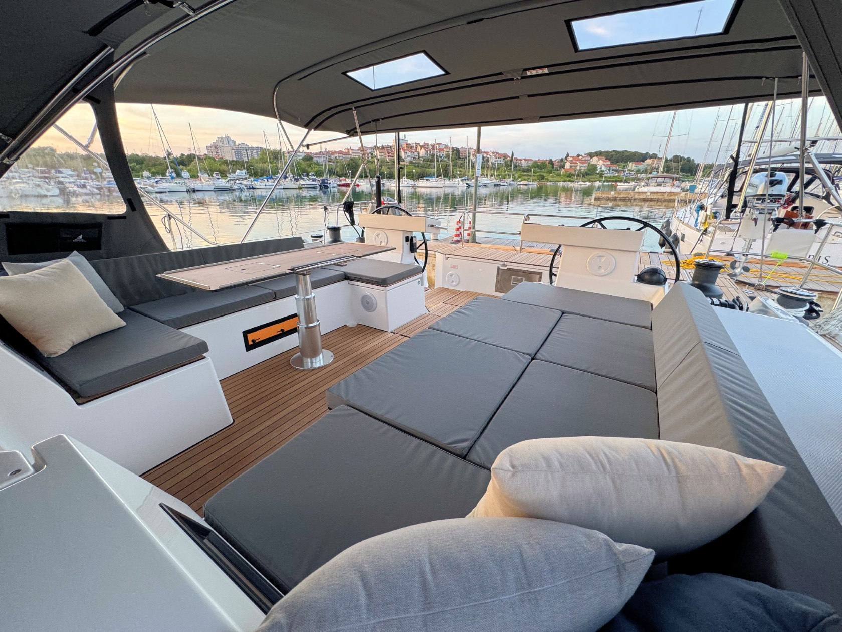 Bavaria C57 Style - 5 + 1 cab. — photo 45