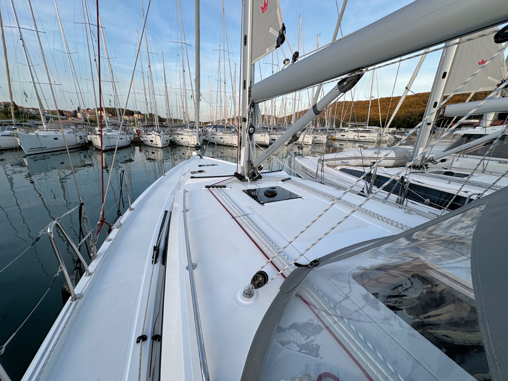 Bavaria C42 — photo 17