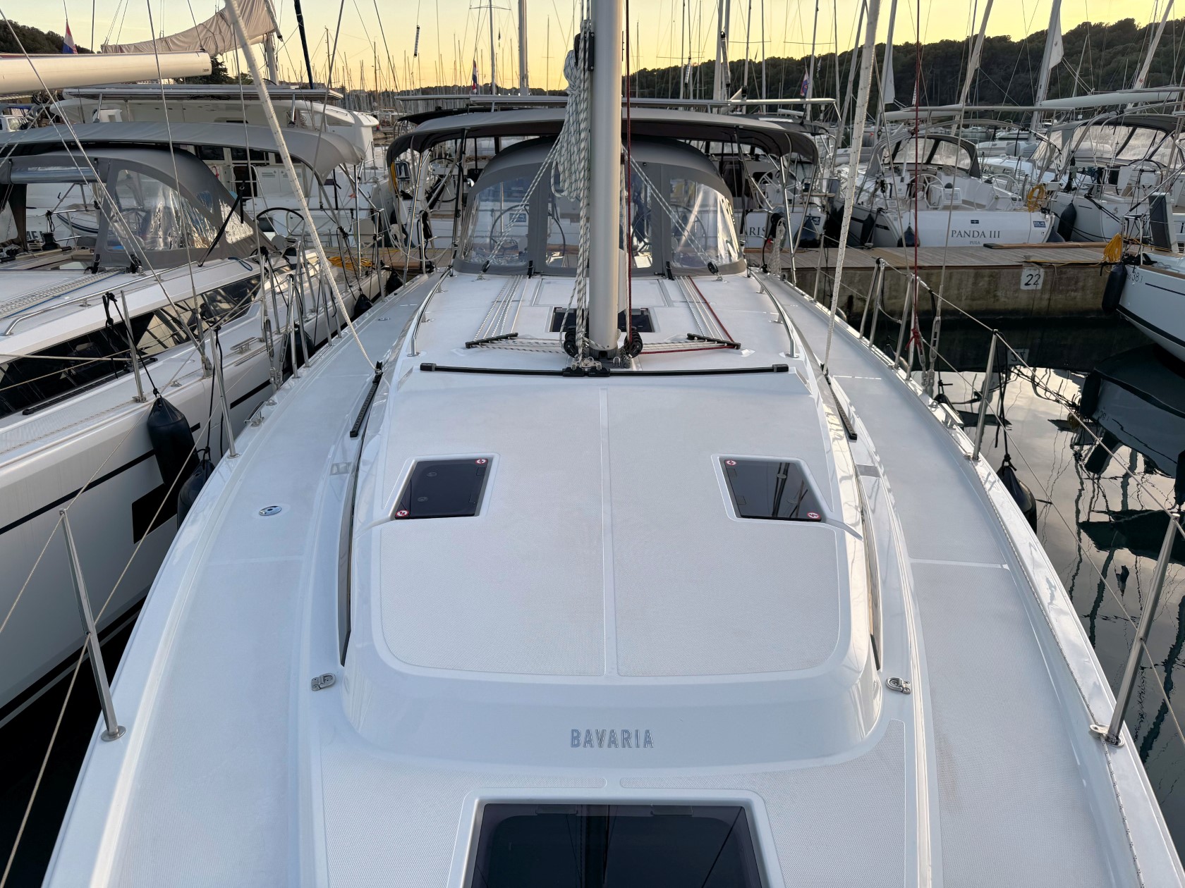 Bavaria C42 — photo 19