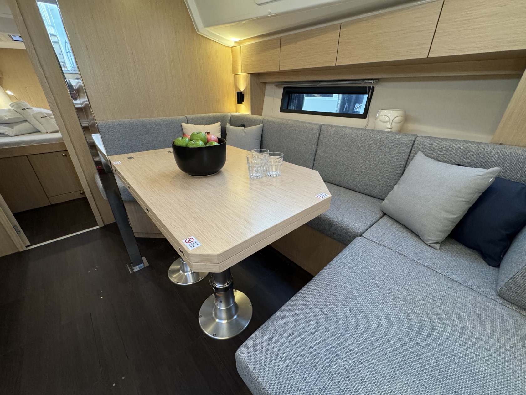 Bavaria C42 — photo 28