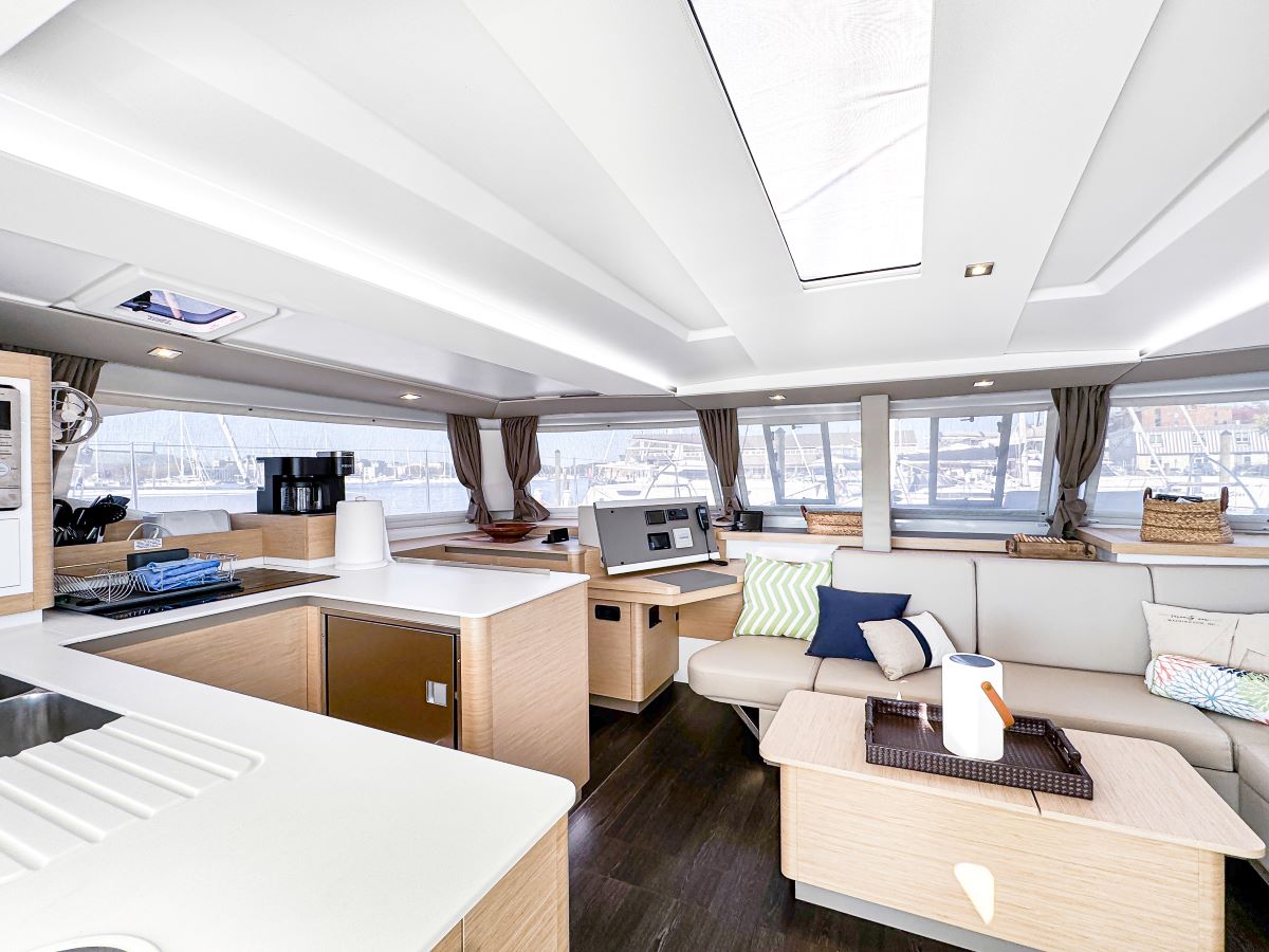 Fountaine Pajot Astrea 42 Maestro — photo 11