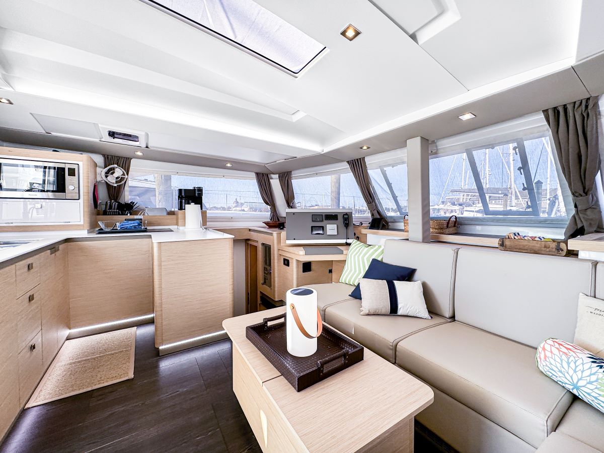 Fountaine Pajot Astrea 42 Maestro — photo 12