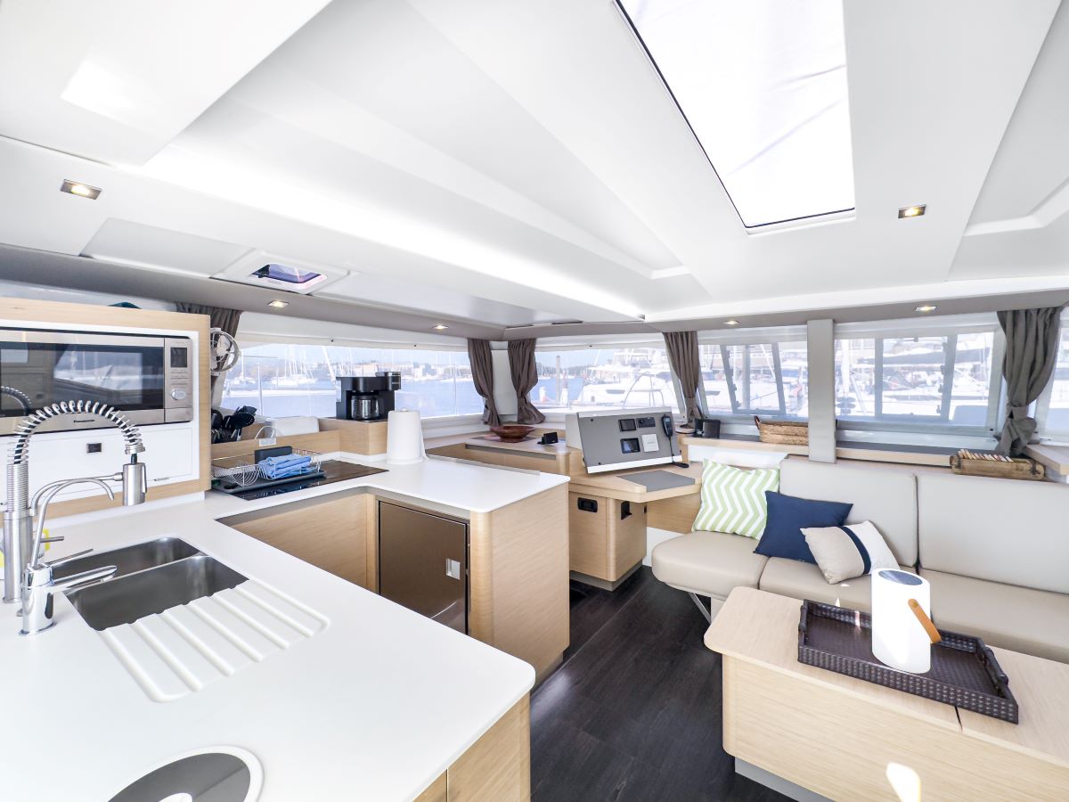 Fountaine Pajot Astrea 42 Maestro — photo 14