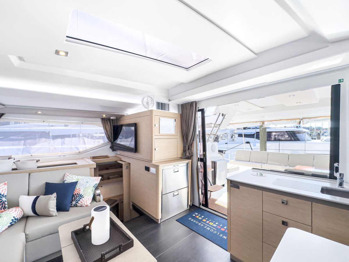 Fountaine Pajot Astrea 42 Maestro — photo 16