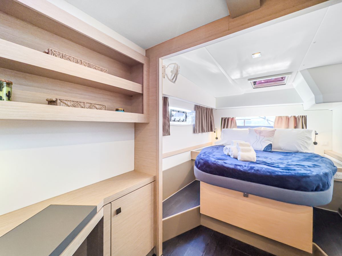 Fountaine Pajot Astrea 42 Maestro — photo 18