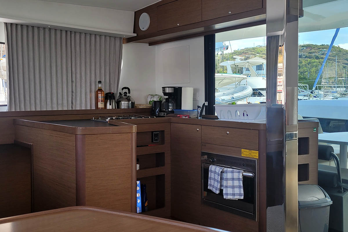 Lagoon 42 - 4 + 2 cab. — photo 16