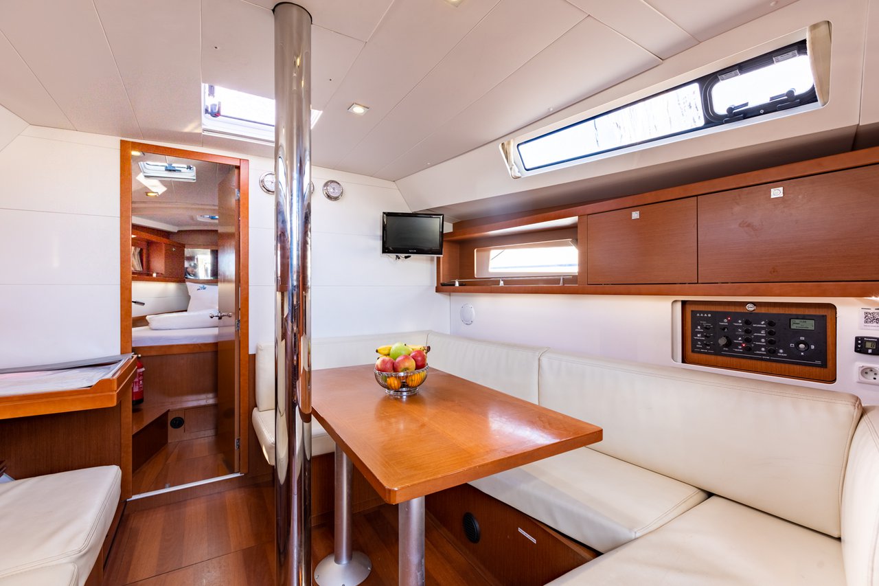 Oceanis 41.1 — photo 8