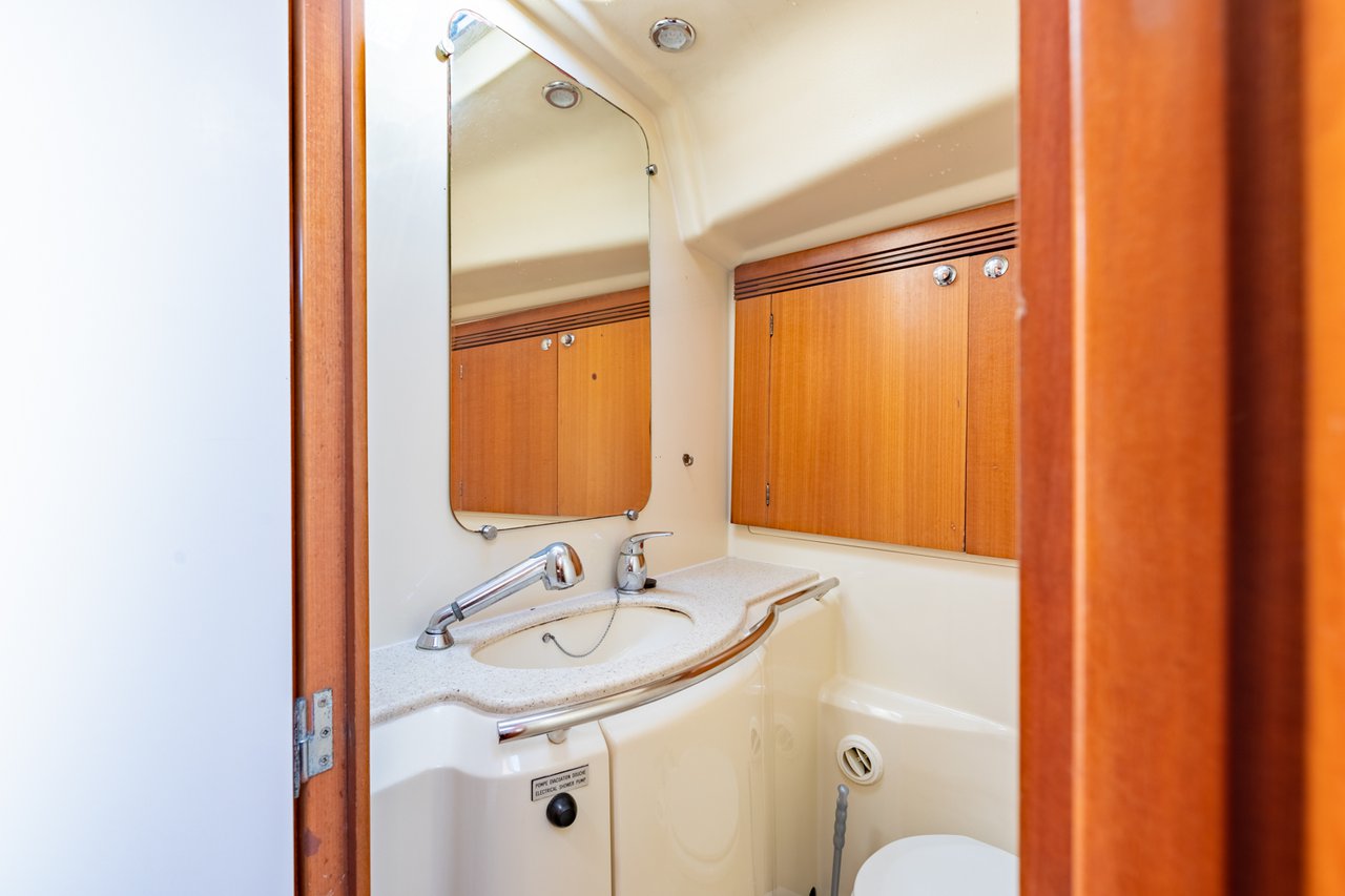 Dufour 44 - 4 cab.* — photo 15