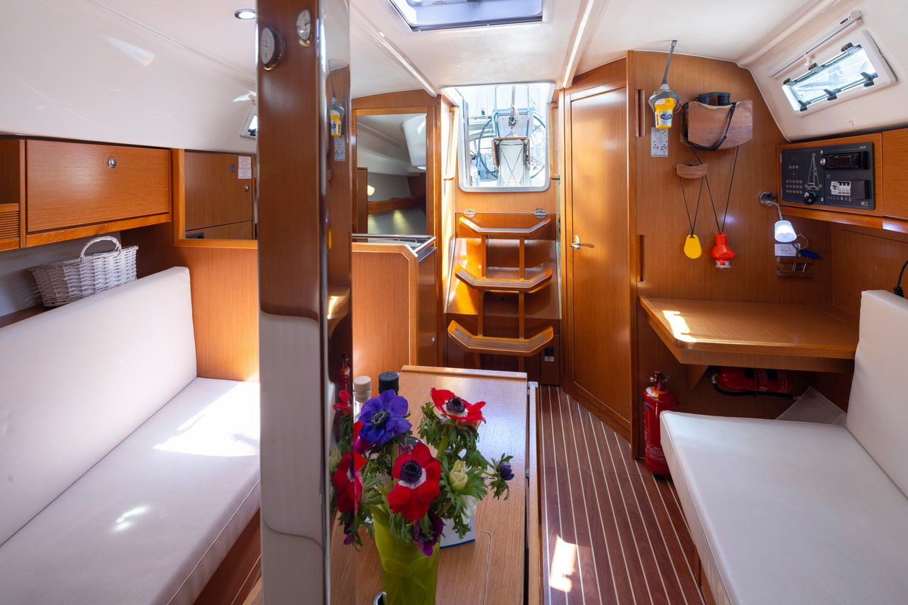 Bavaria Cruiser 32 — photo 12