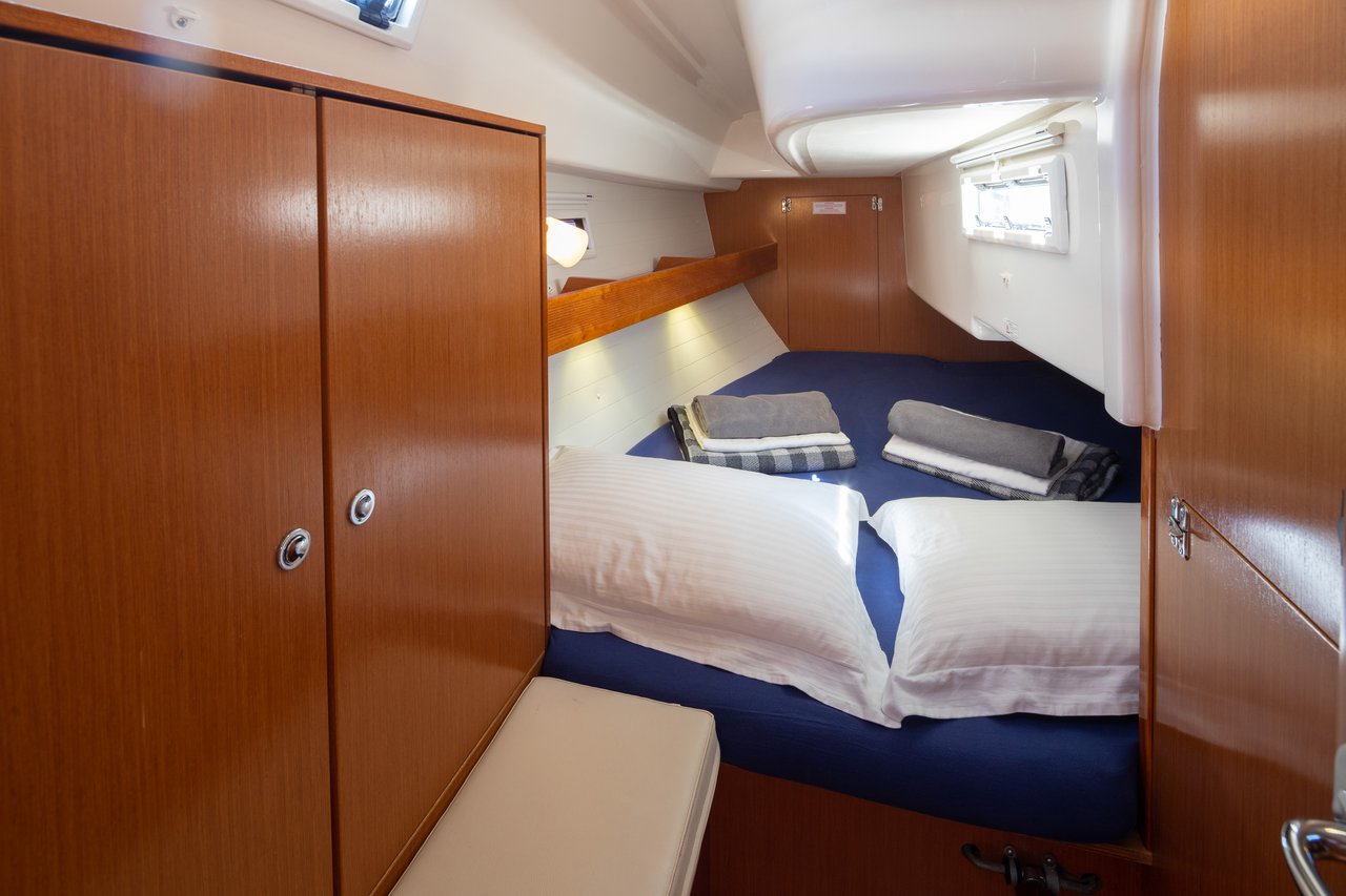 Bavaria Cruiser 32 — photo 13