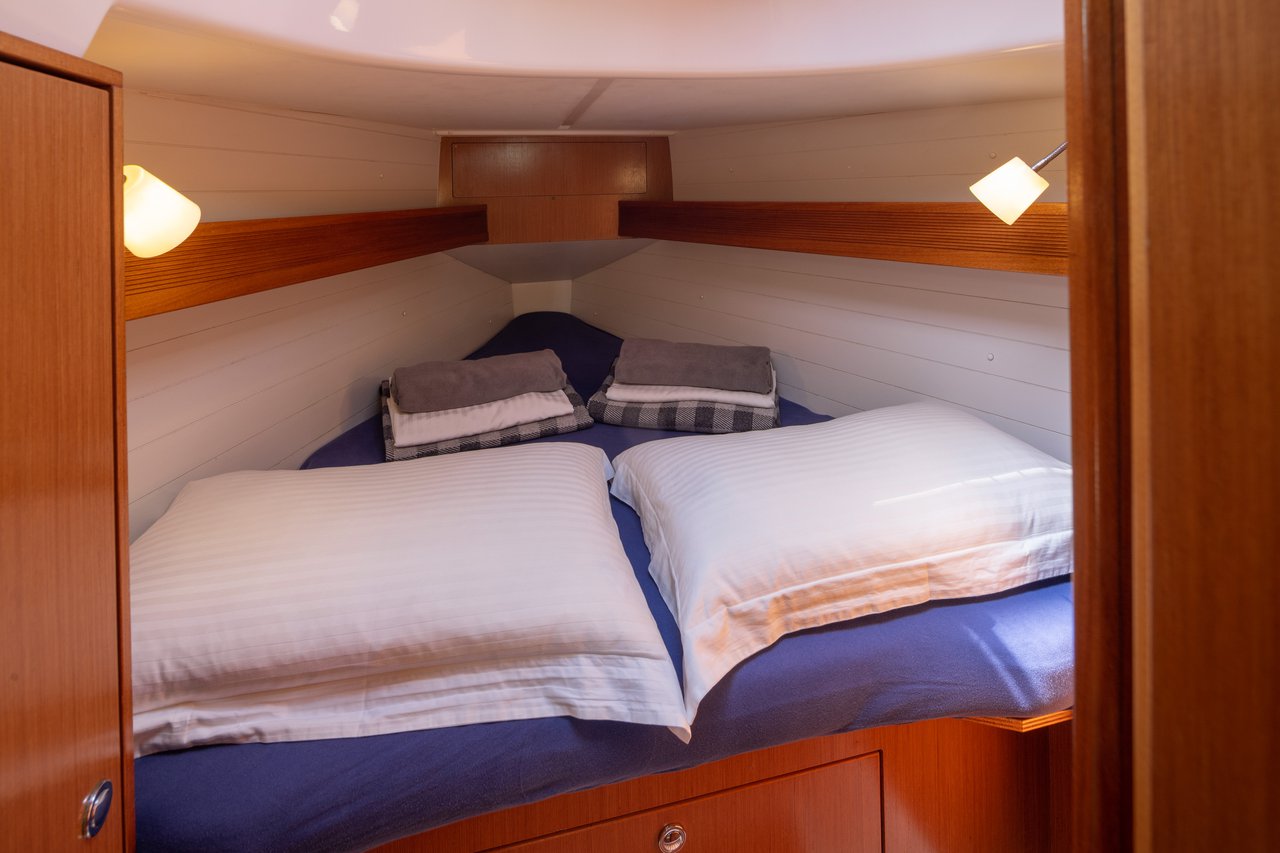 Bavaria Cruiser 32 — photo 14