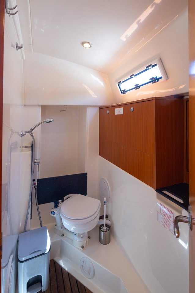Bavaria Cruiser 32 — photo 15