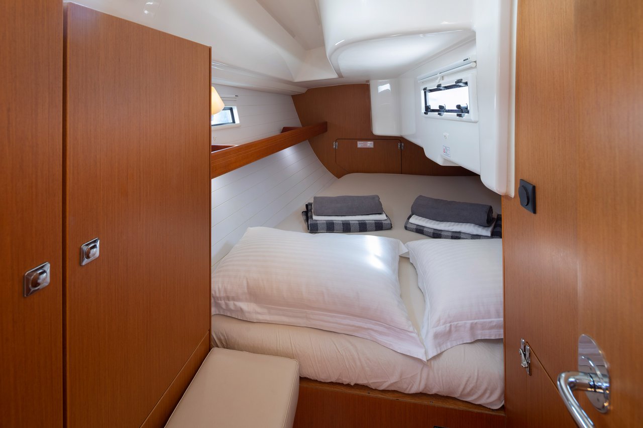 Bavaria Cruiser 33 — photo 15