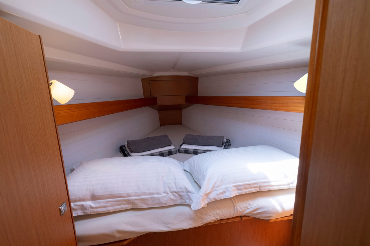 Bavaria Cruiser 33 — photo 16