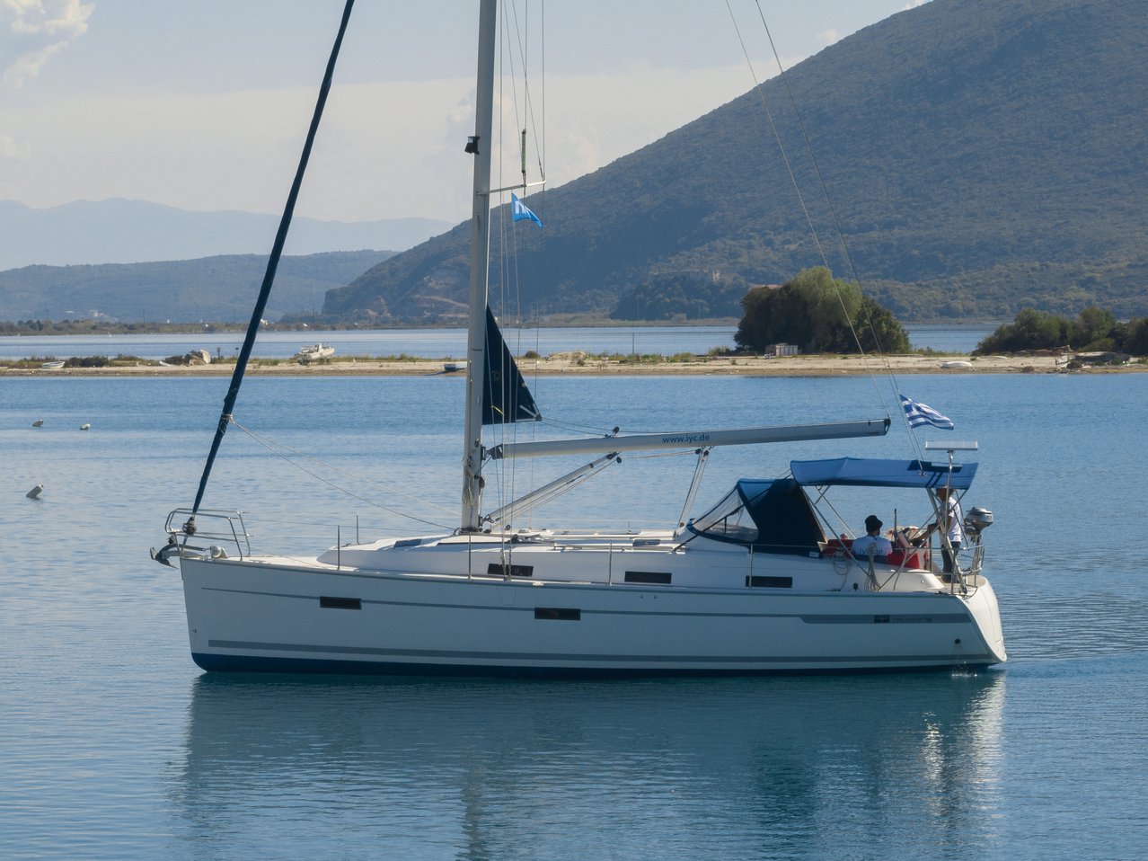 Bavaria Cruiser 36 — photo 3