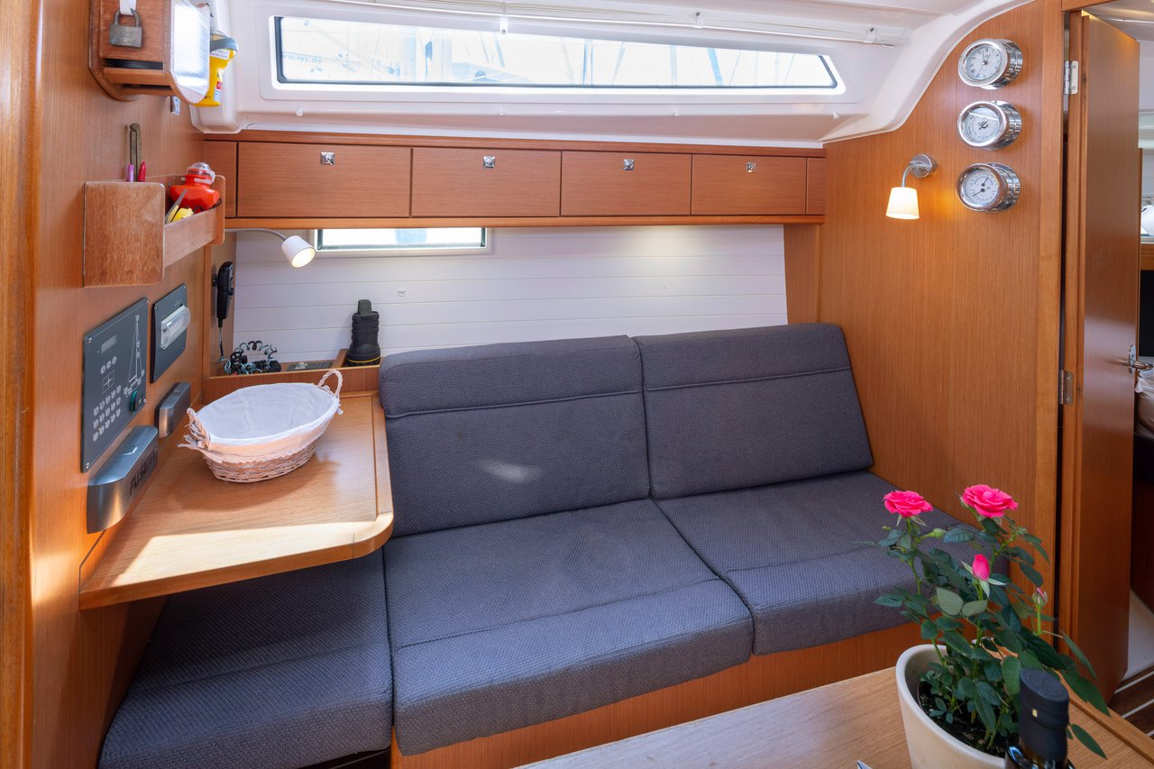 Bavaria Cruiser 37 - 3 cab. — photo 13