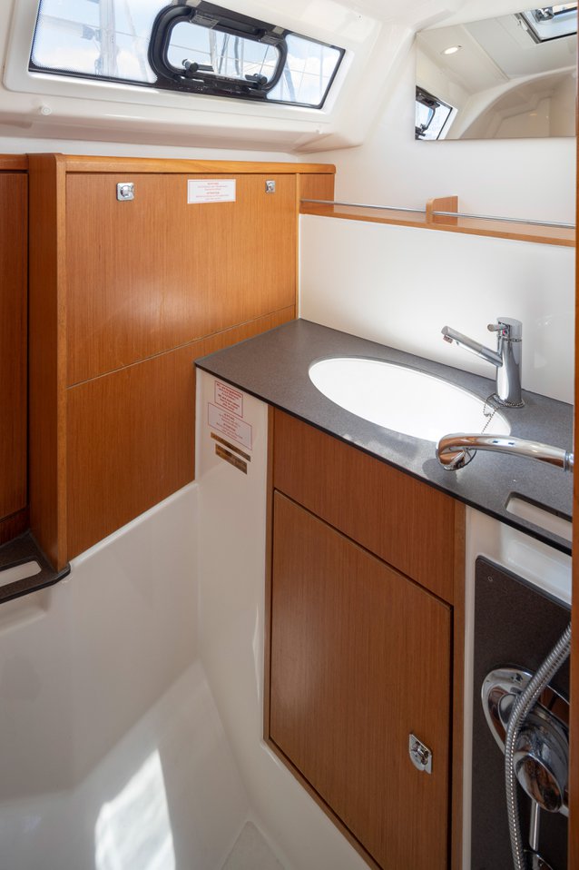 Bavaria Cruiser 37 - 3 cab. — photo 17