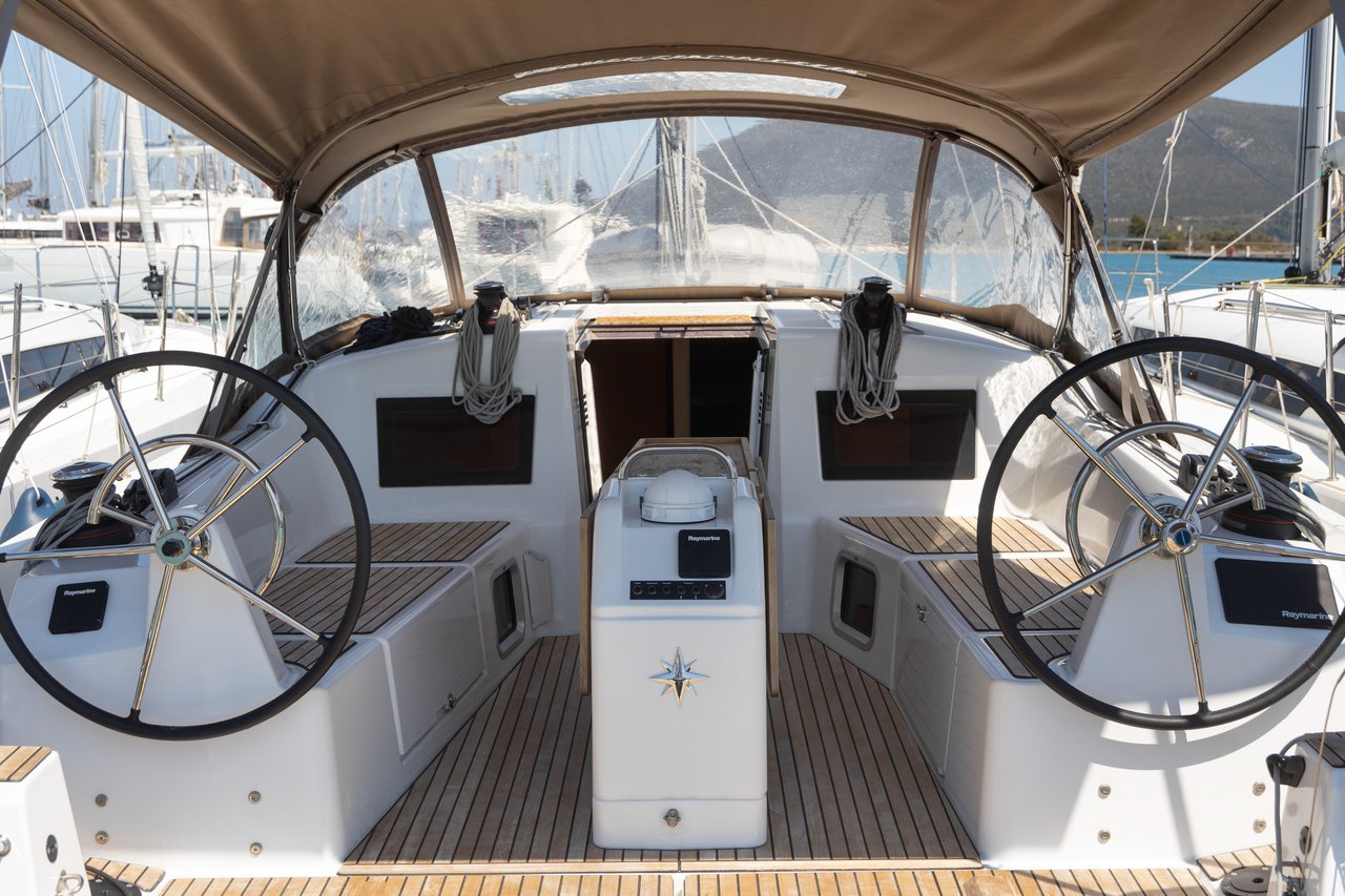 Sun Odyssey 410 - 3 cab. — photo 10