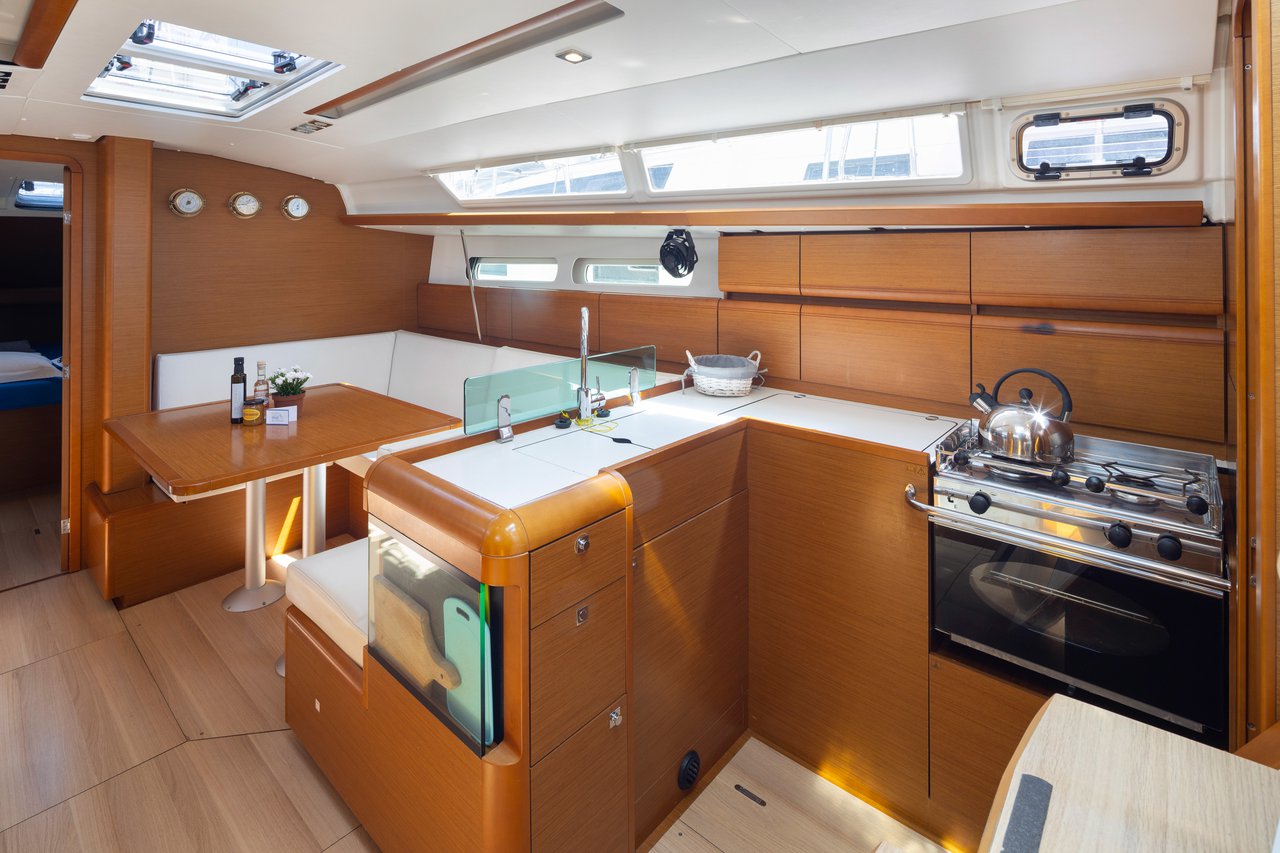 Sun Odyssey 419 - 3 cab. — photo 9