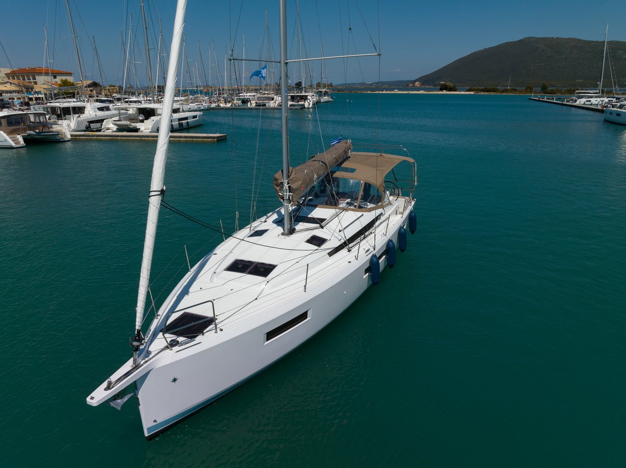 Sun Odyssey 440 - 4 cab. — photo 3