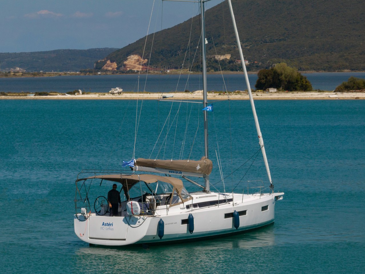 Sun Odyssey 440 - 4 cab. — photo 4