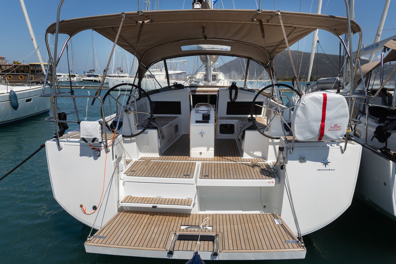 Sun Odyssey 440 - 4 cab. — photo 9
