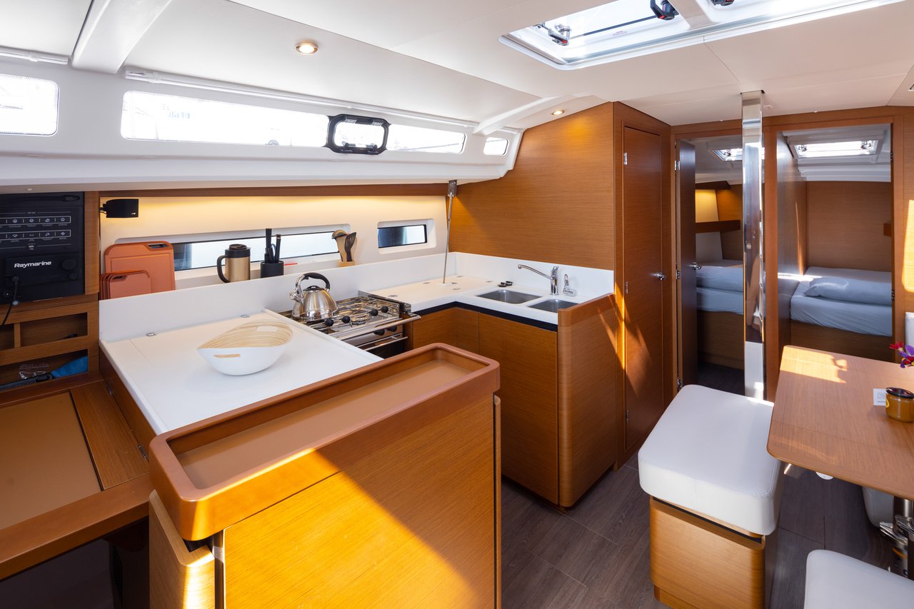 Sun Odyssey 440 - 4 cab. — photo 15