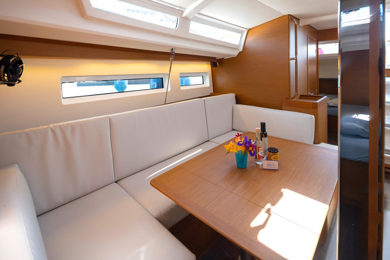 Sun Odyssey 440 - 4 cab. — photo 16