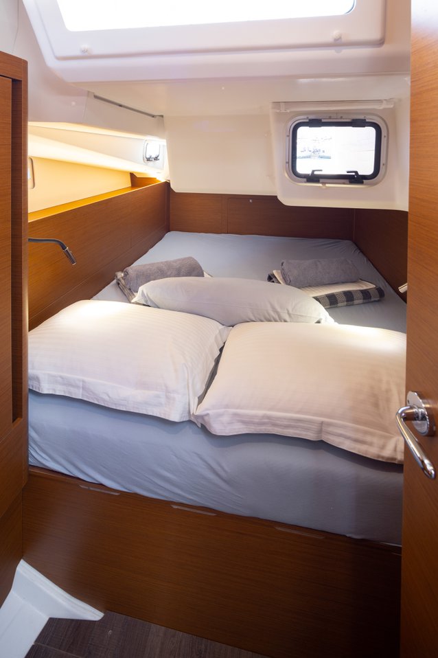 Sun Odyssey 440 - 4 cab. — photo 17