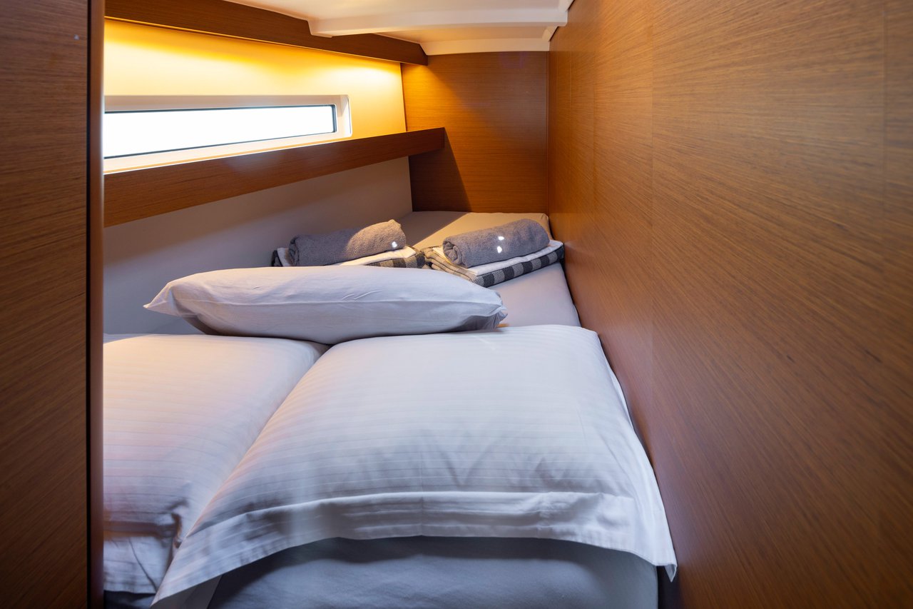 Sun Odyssey 440 - 4 cab. — photo 18