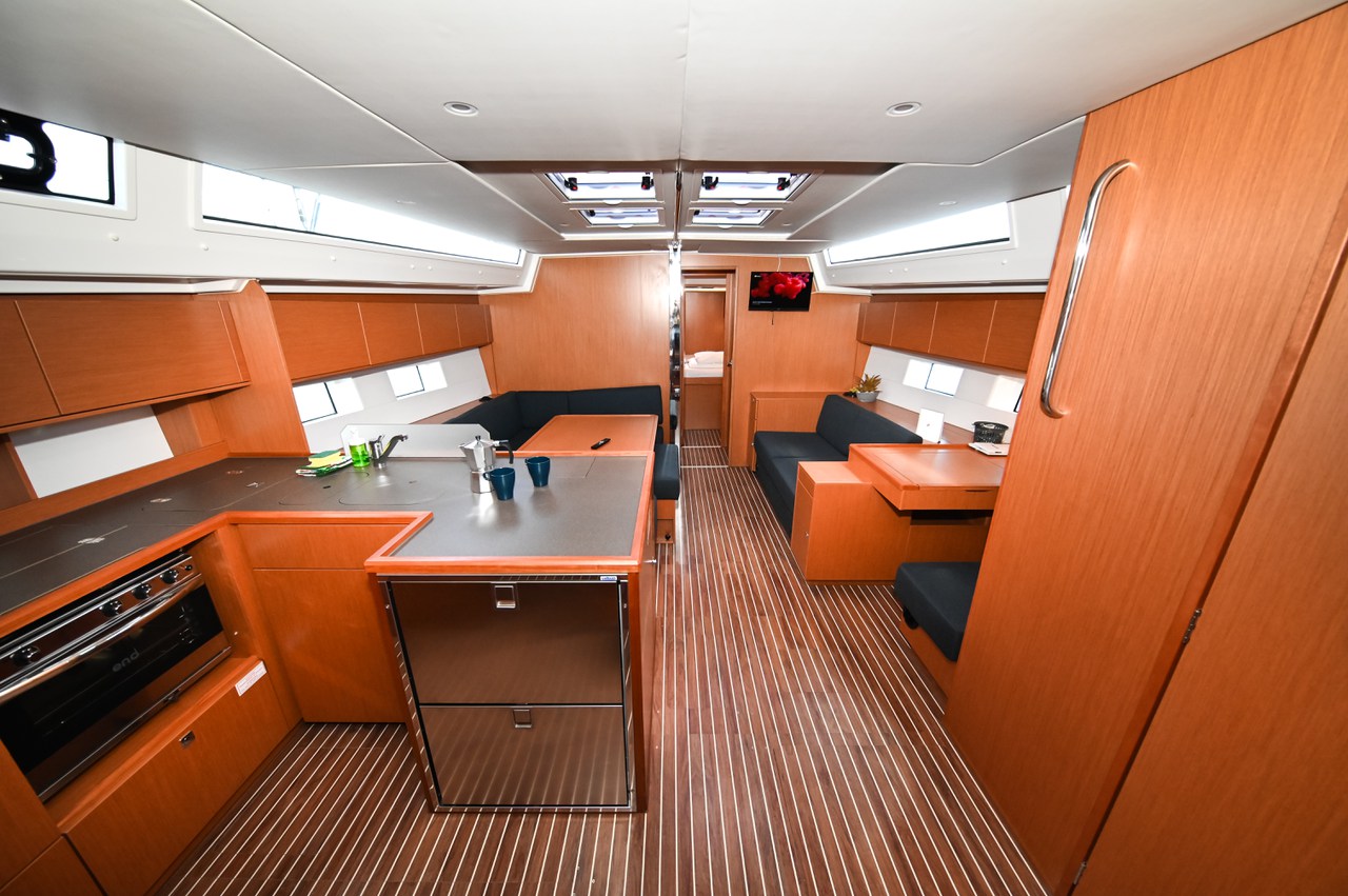 Bavaria C50 - 5 cab. — photo 9
