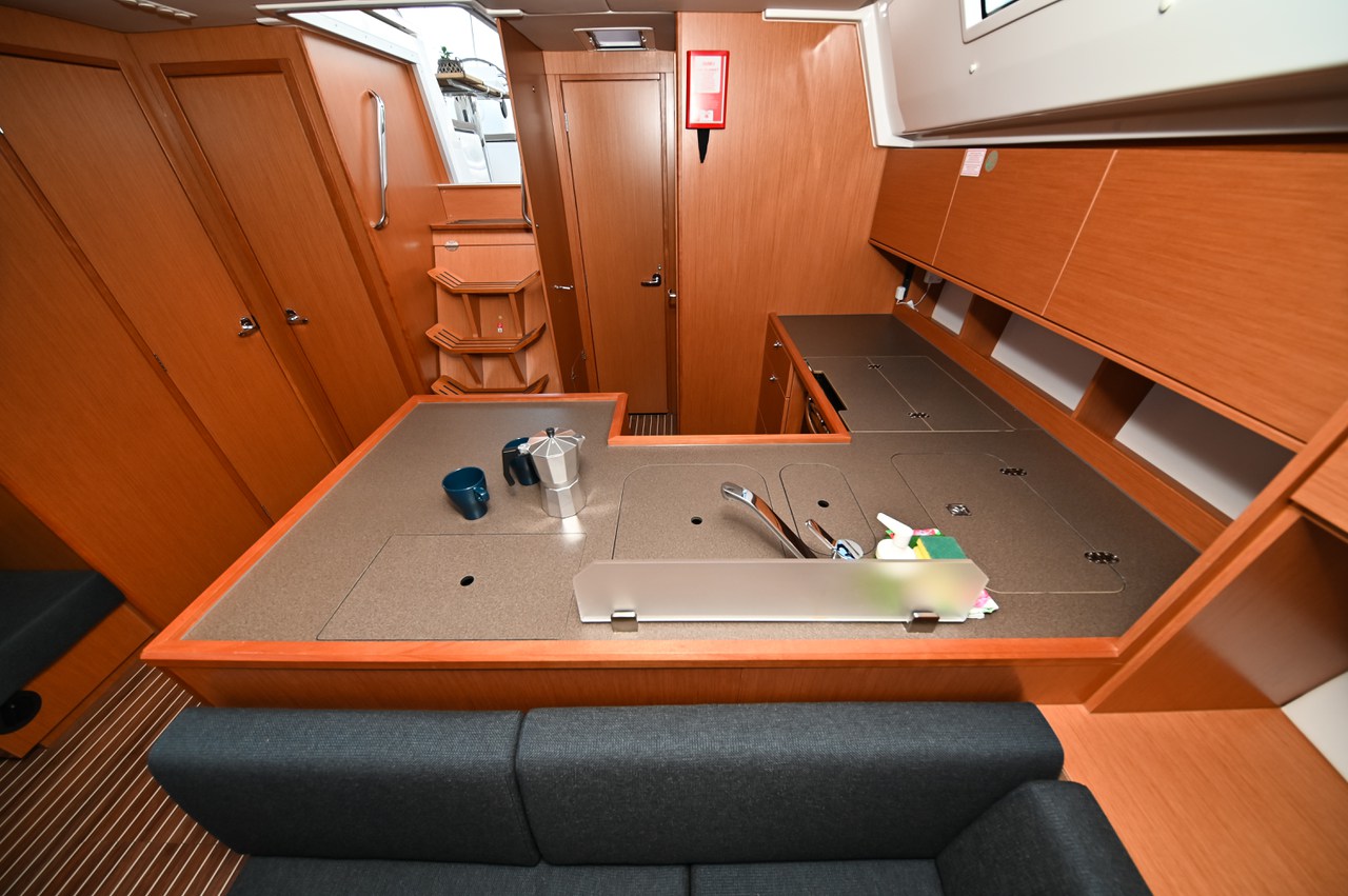 Bavaria C50 - 5 cab. — photo 11