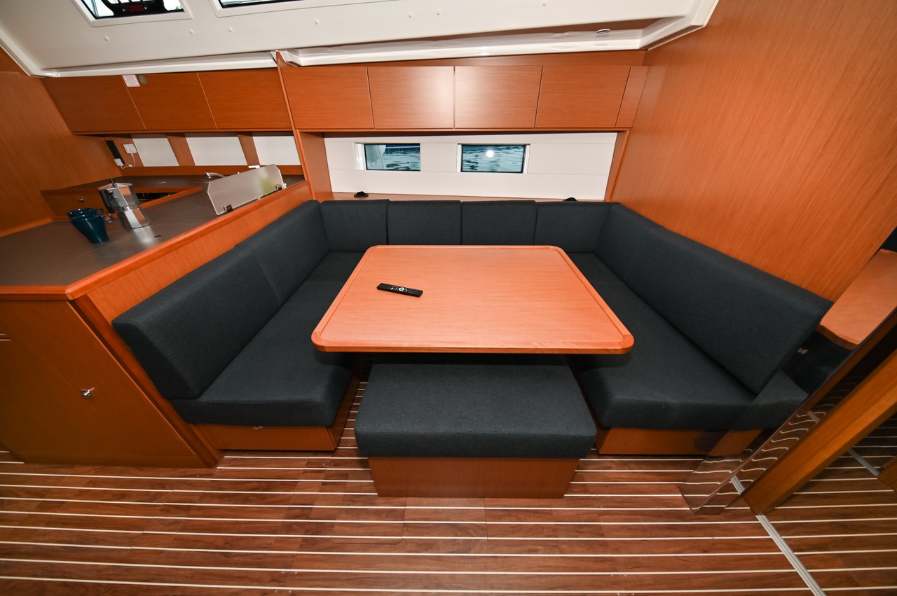 Bavaria C50 - 5 cab. — photo 17