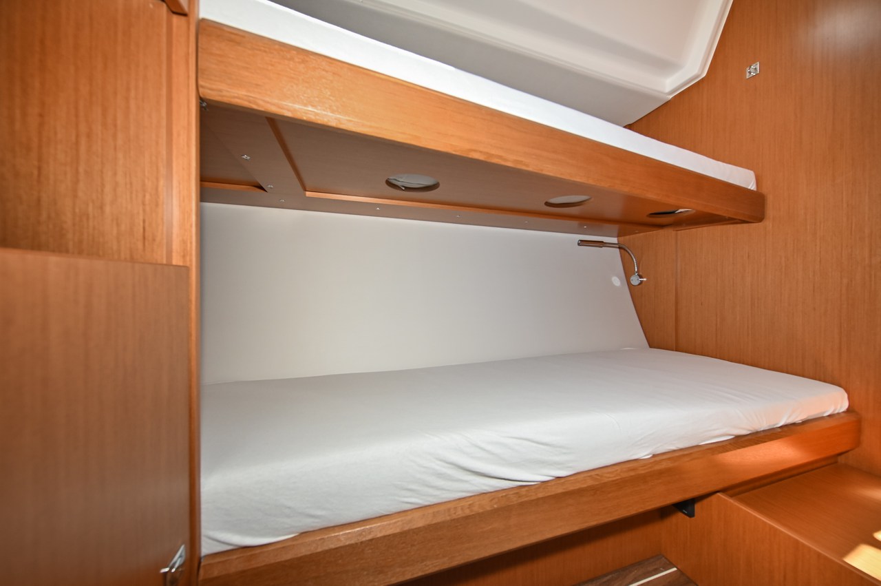 Bavaria C50 - 5 cab. — photo 21