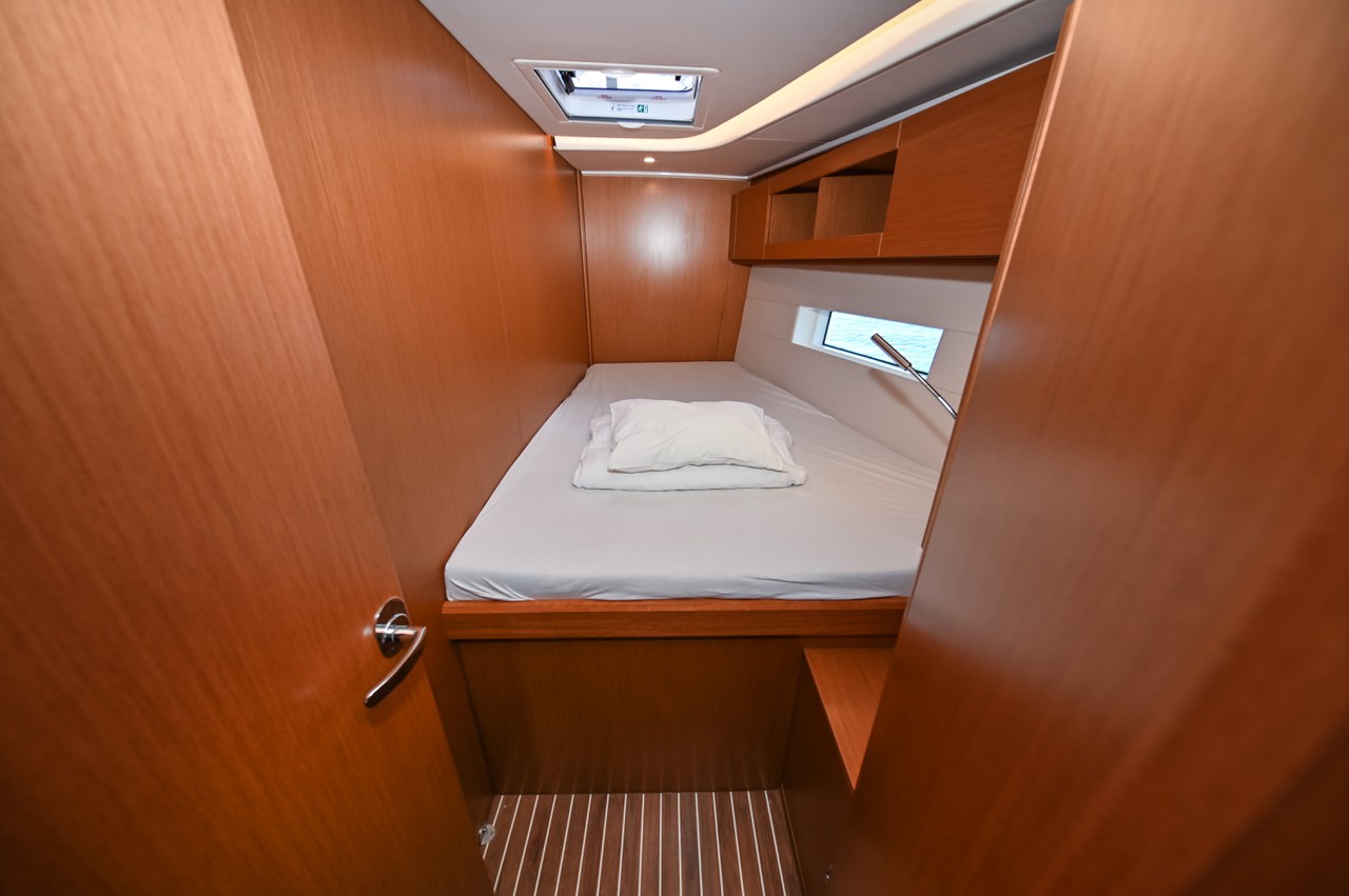 Bavaria C50 - 5 cab. — photo 24