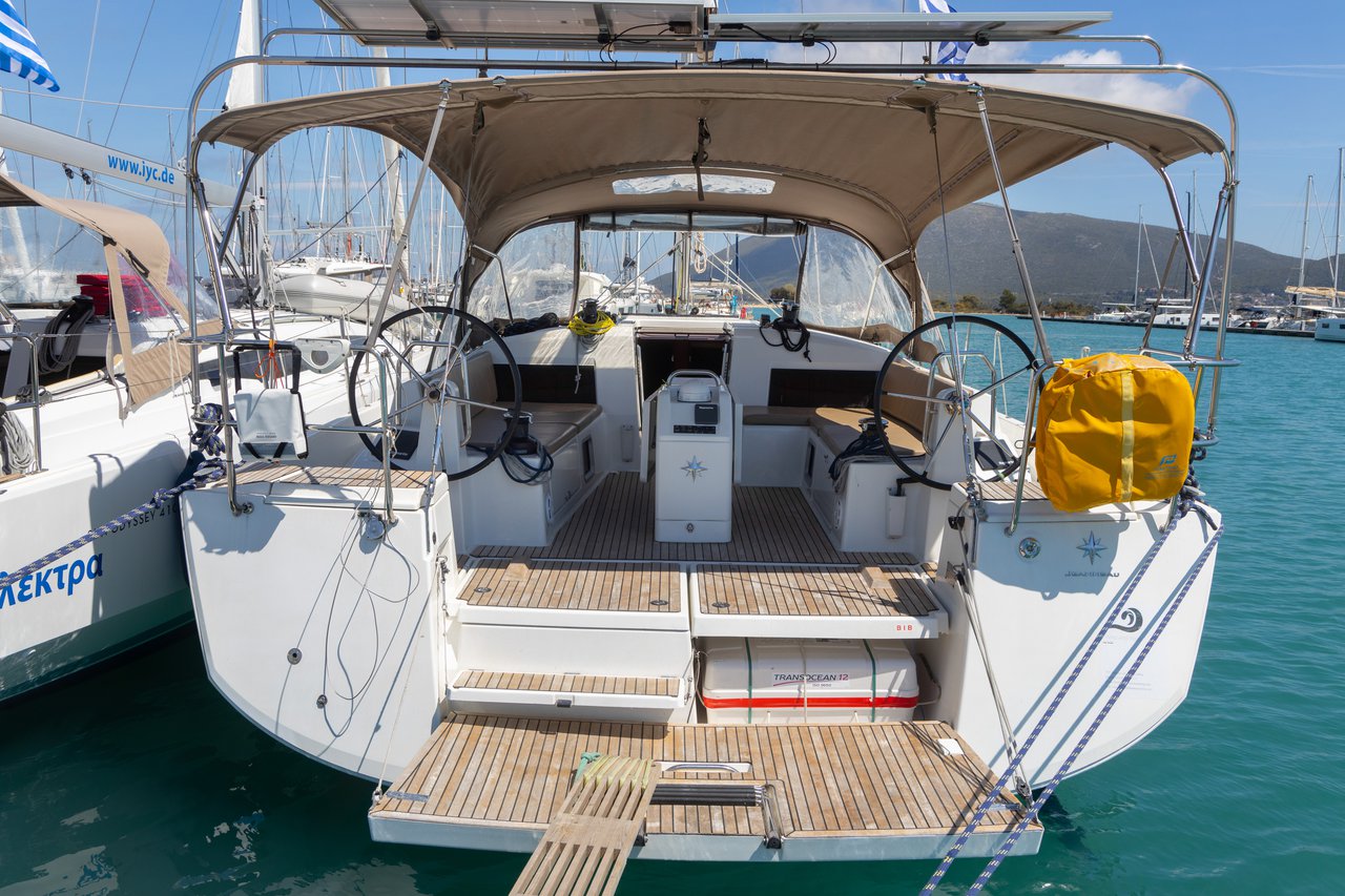 Sun Odyssey 490 - 5 + 1 cab. — photo 8