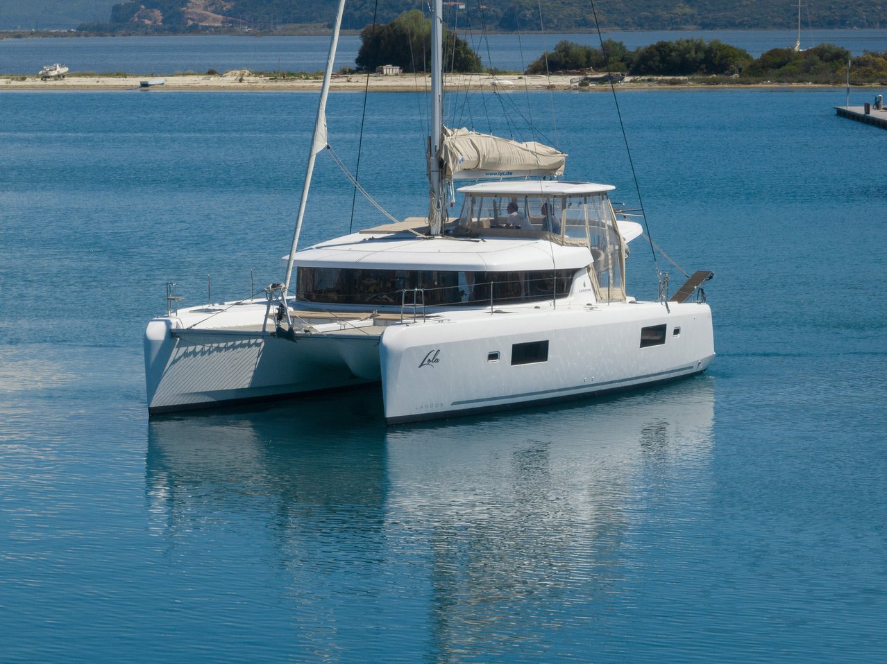 Lagoon 42 - 4 + 2 cab. — photo 6