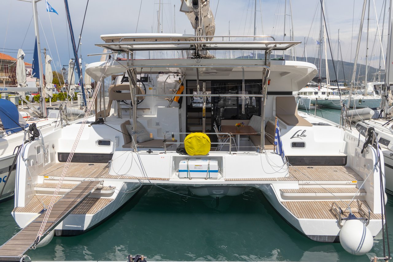 Lagoon 42 - 4 + 2 cab. — photo 9