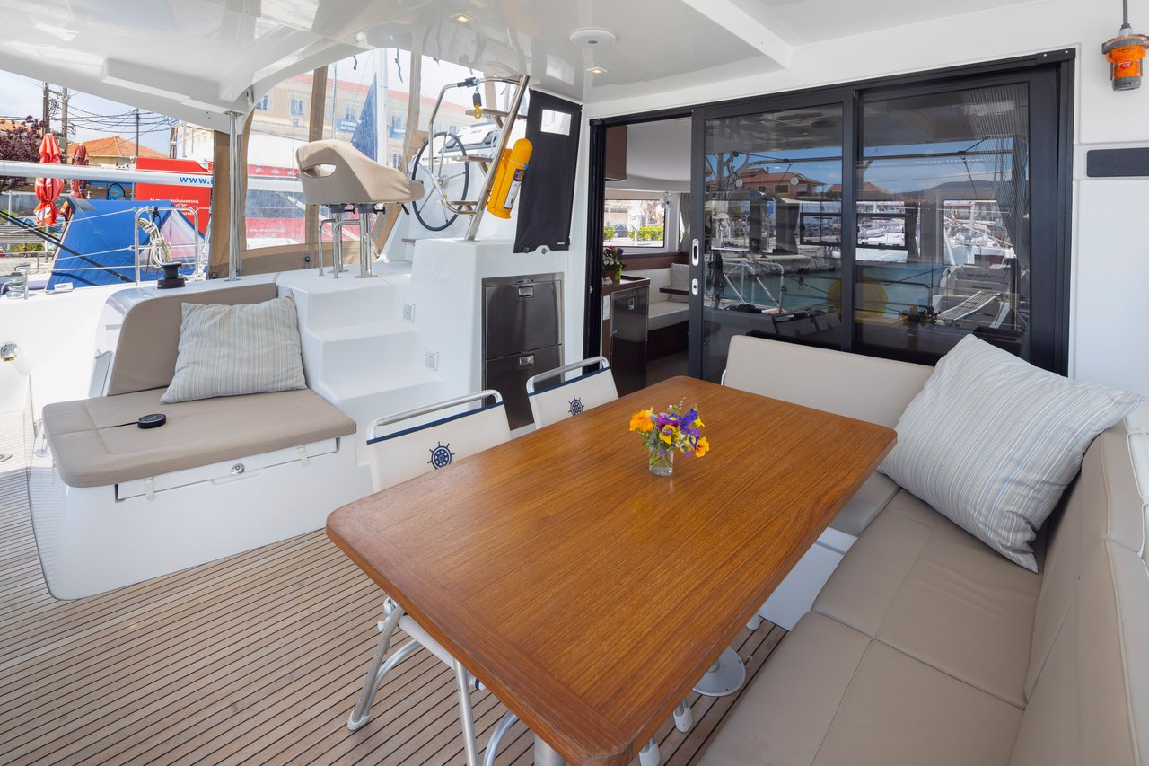 Lagoon 42 - 4 + 2 cab. — photo 10