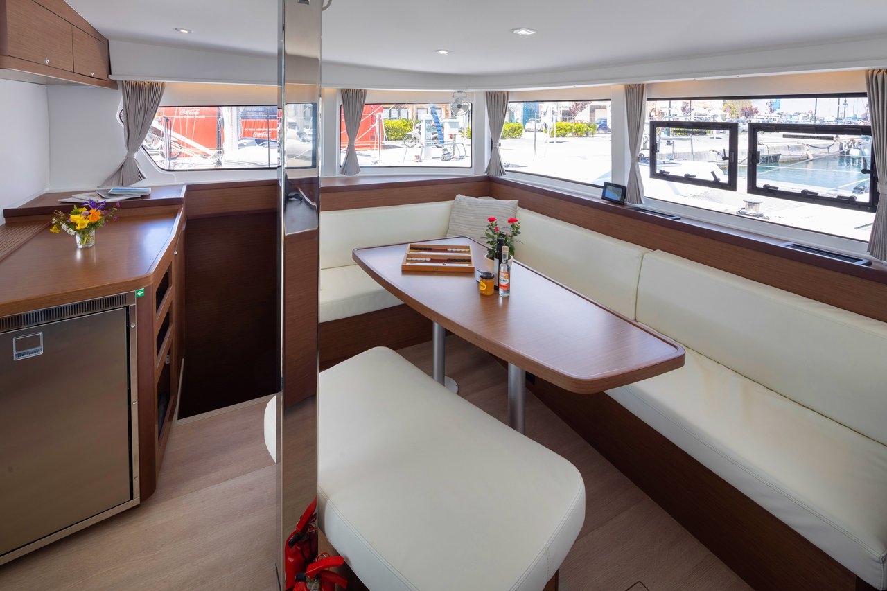 Lagoon 42 - 4 + 2 cab. — photo 12