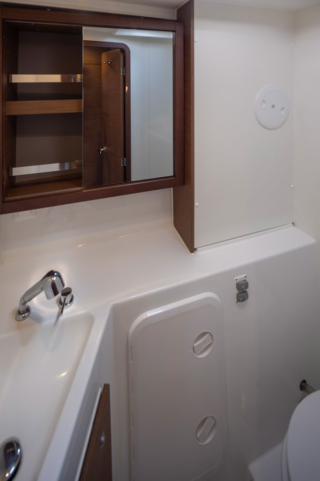 Lagoon 42 - 4 + 2 cab. — photo 16