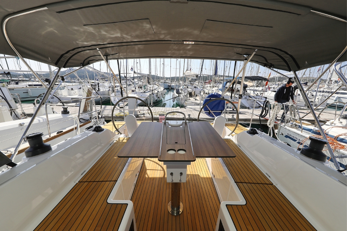 Bavaria C38 — photo 6