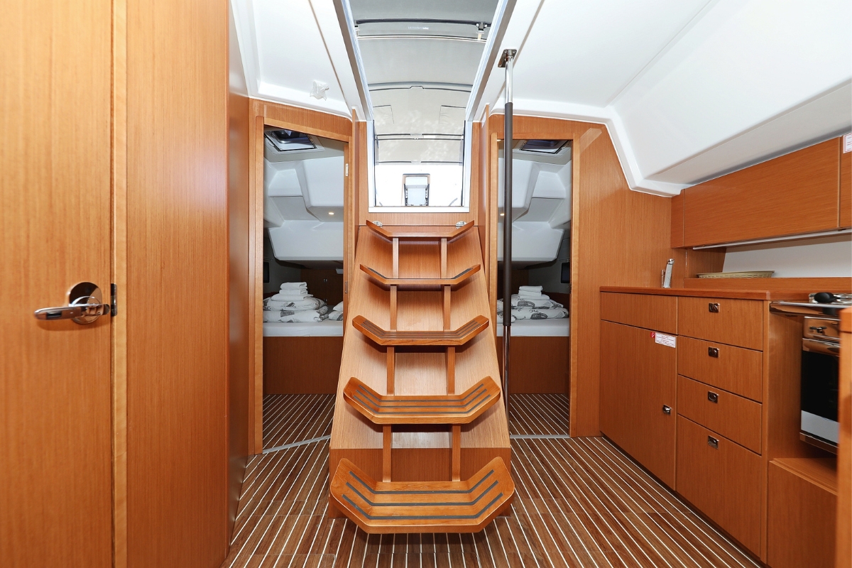 Bavaria C38 — photo 7