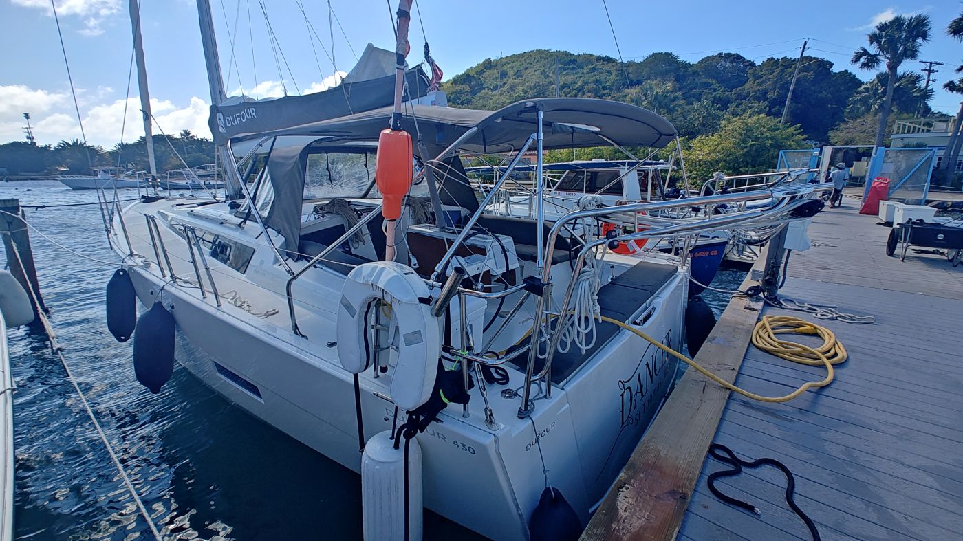 Dufour 430 — photo 1