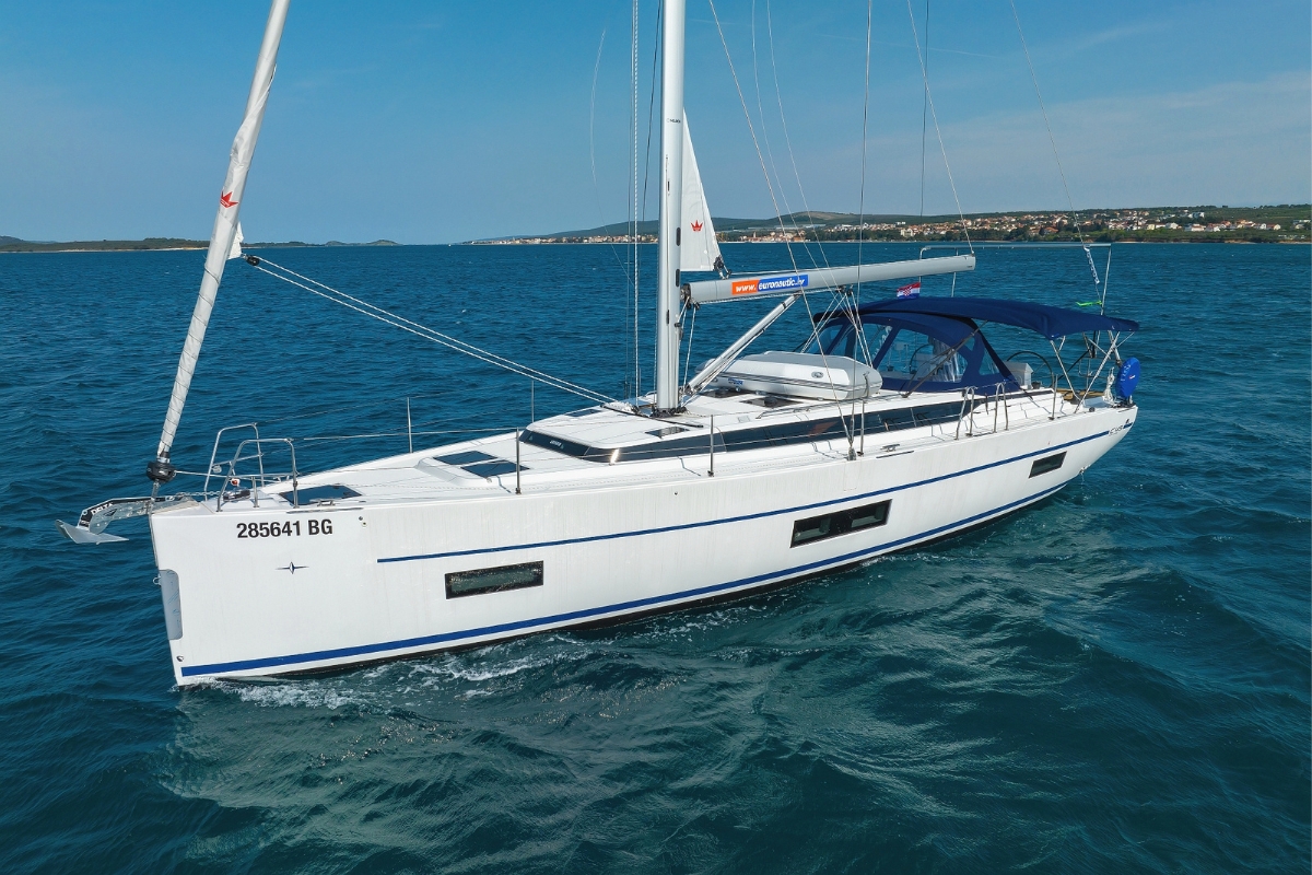 Bavaria C45 Holiday - 5 cab. — photo 3