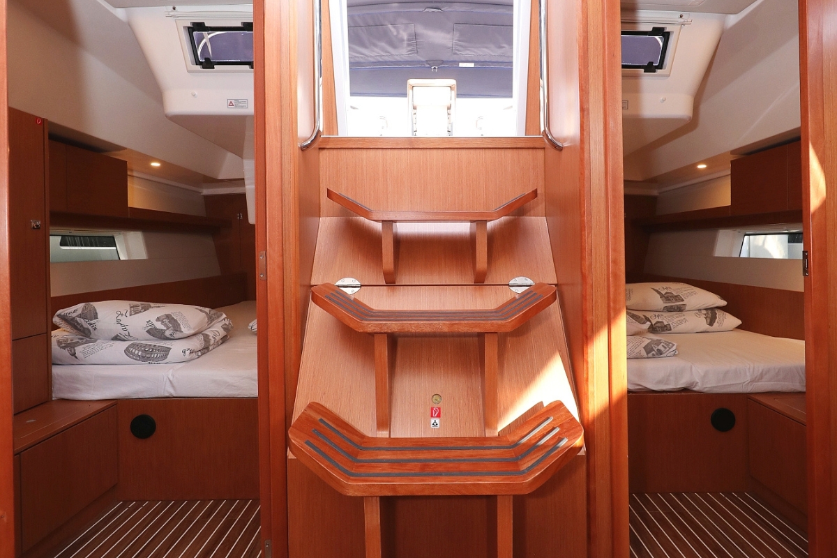 Bavaria C45 Holiday - 5 cab. — photo 9