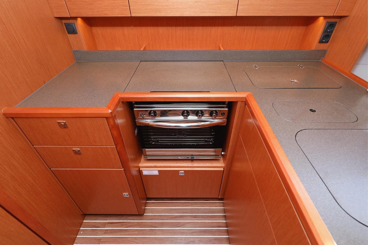 Bavaria C45 Holiday - 5 cab. — photo 10