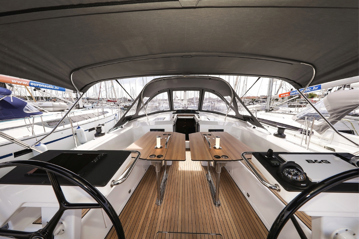 Bavaria C46 - 3 cab. — photo 3